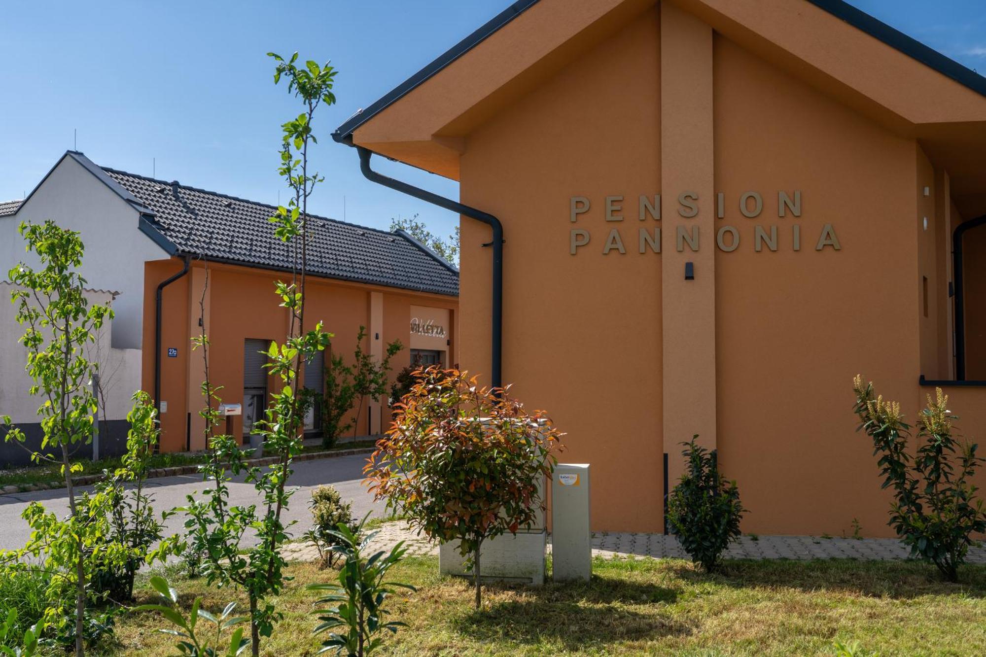 Pension Pannonia Parndorf Exterior foto
