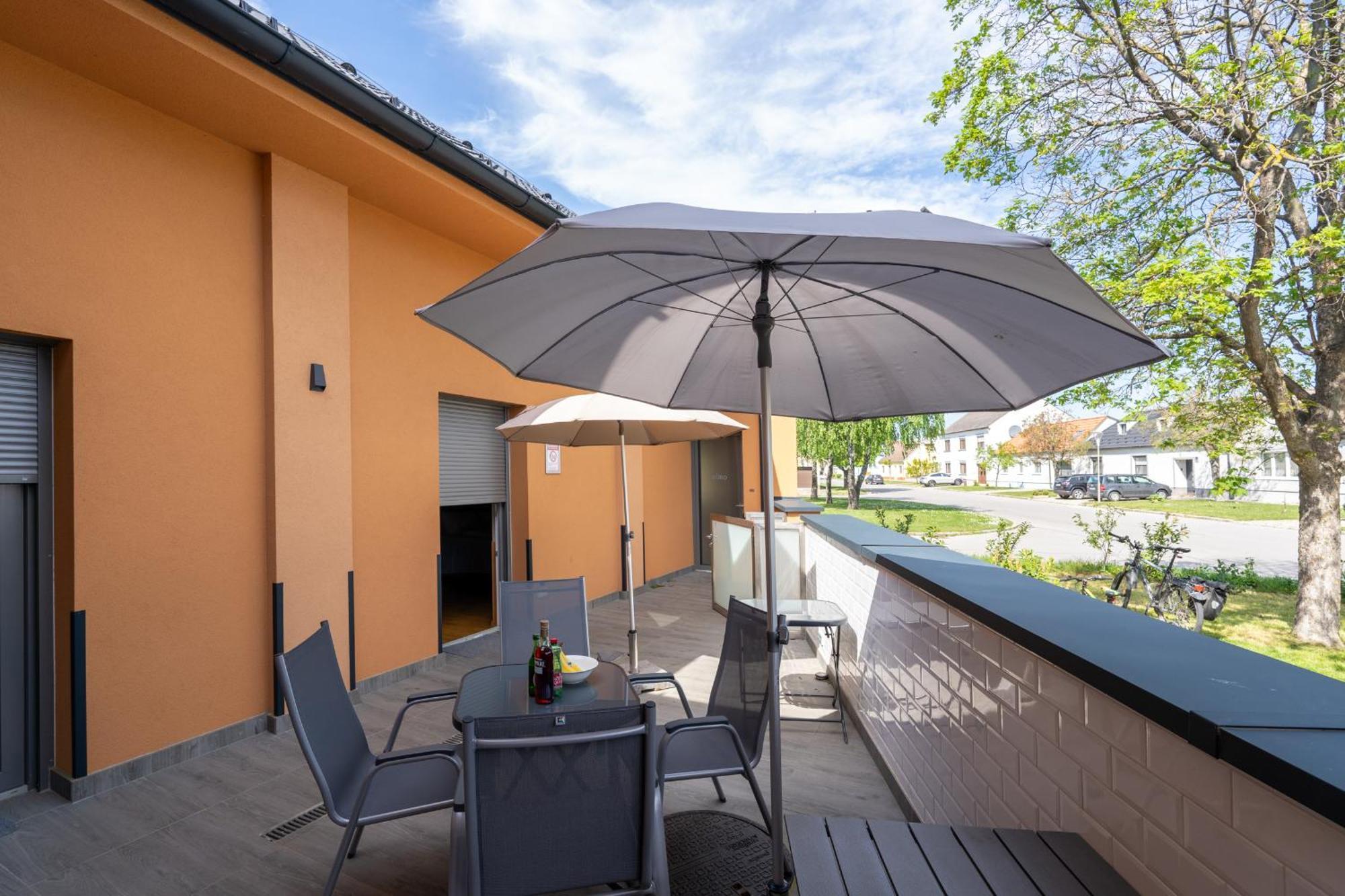 Pension Pannonia Parndorf Exterior foto