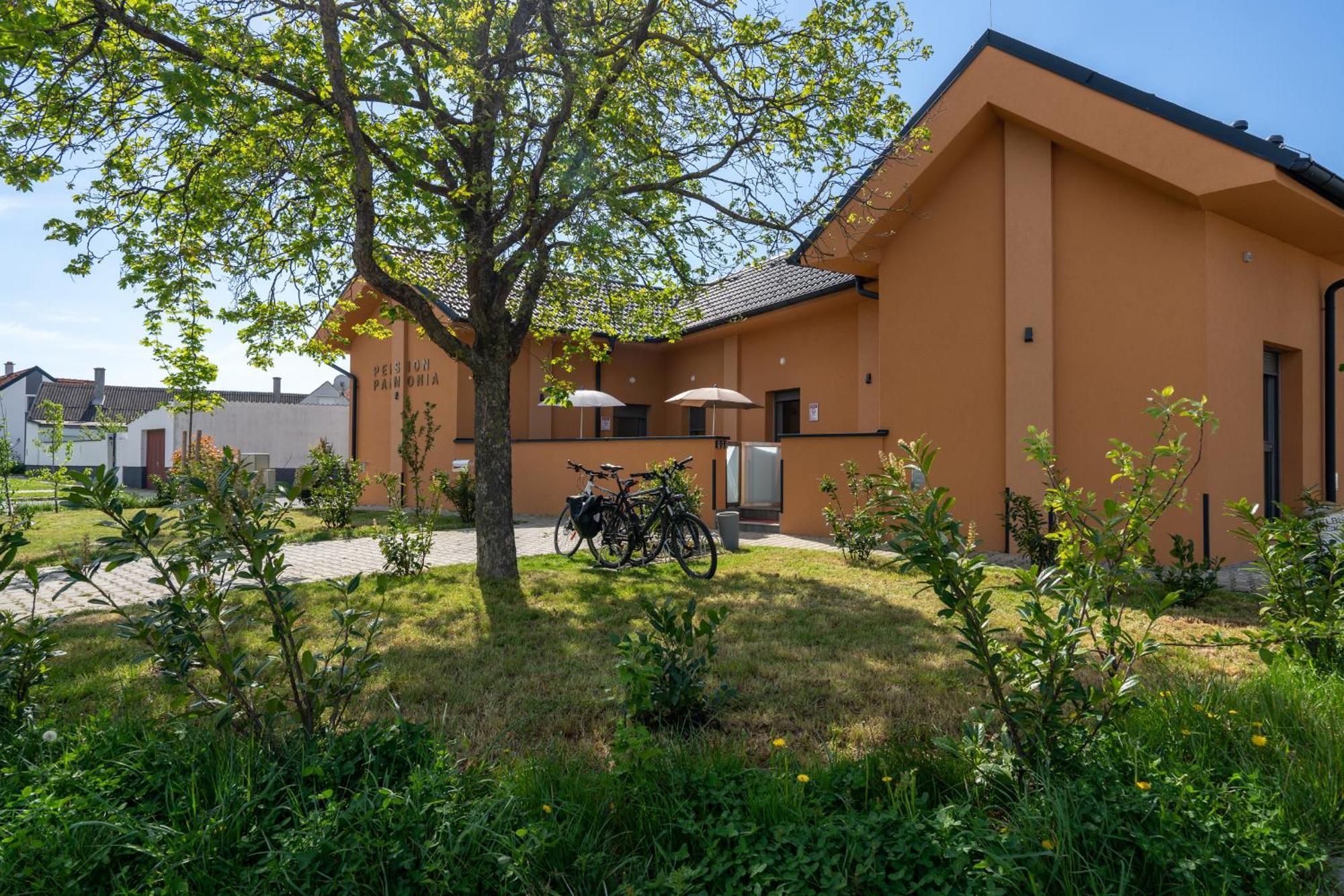 Pension Pannonia Parndorf Exterior foto